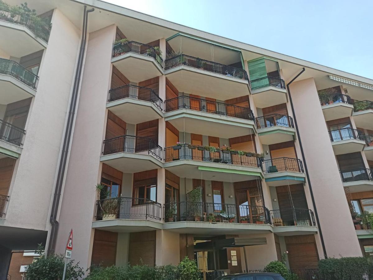 Blue Wave Apartment Arona - Lago Maggiore Exterior foto